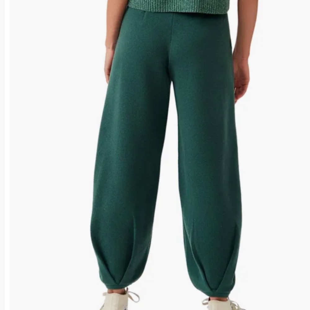 FREE PEOPLE Free-est Freya Short Sleeve
Sweater & Pants Set - Picture 13 of 17